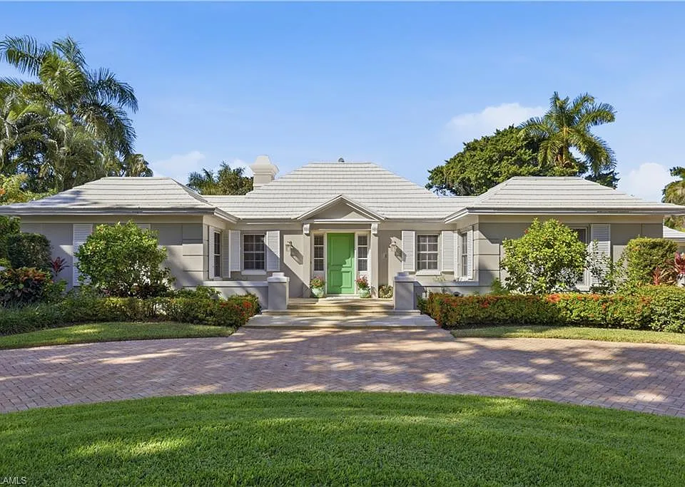 2700 Lantern Ln