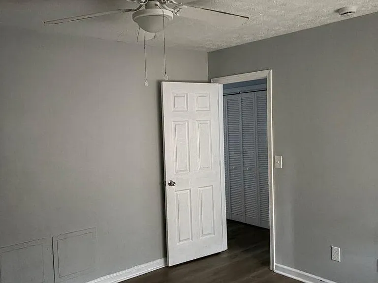 1136 Summer Brook Rd — Photo 9