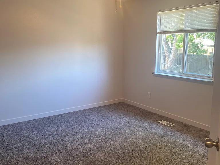 12165 Birch St — Photo 7