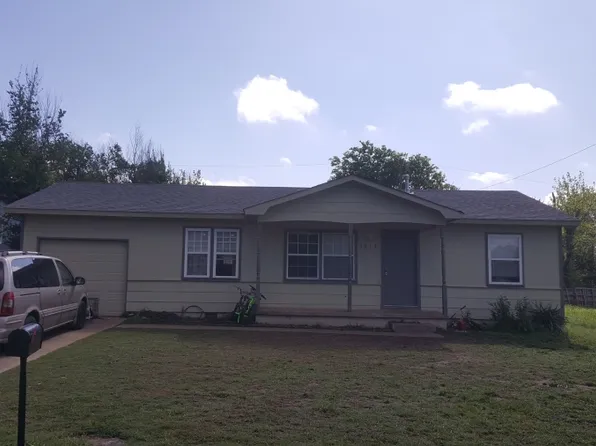 5613 N Garrison Ave E, Tulsa, OK 74126