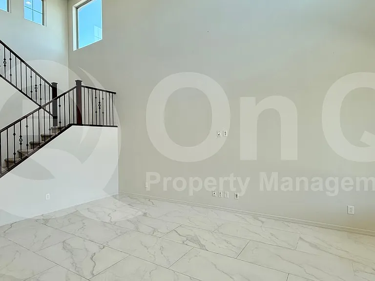 9707 W Patrick Ln — Photo 4