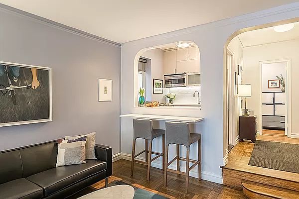1st image of 155 W 20th St APT 4C