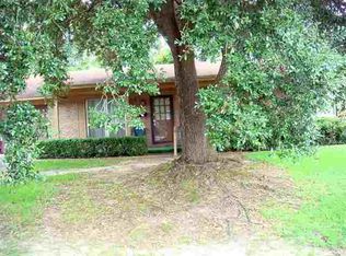 1100 N 3rd St, Silsbee, TX 77656