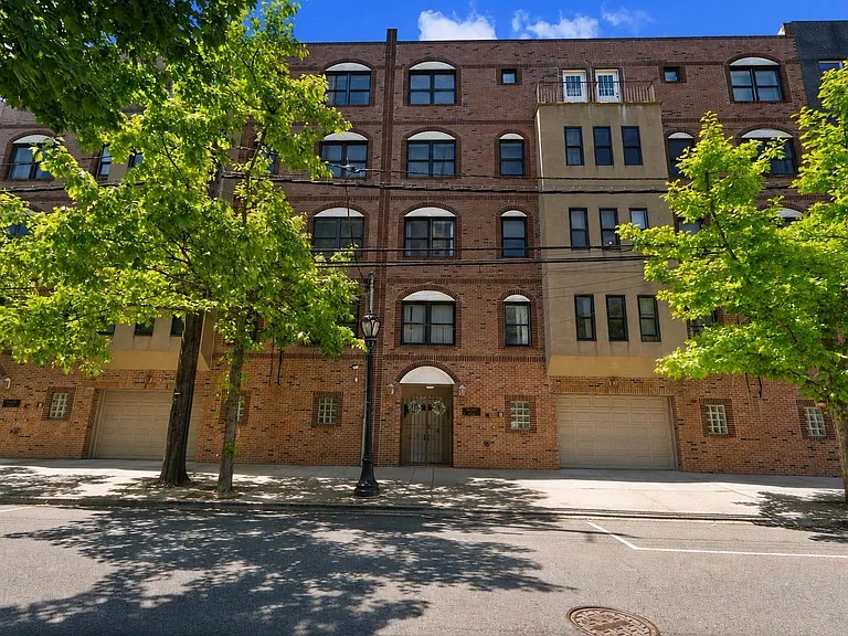 218 Jackson St #7 — Photo 3