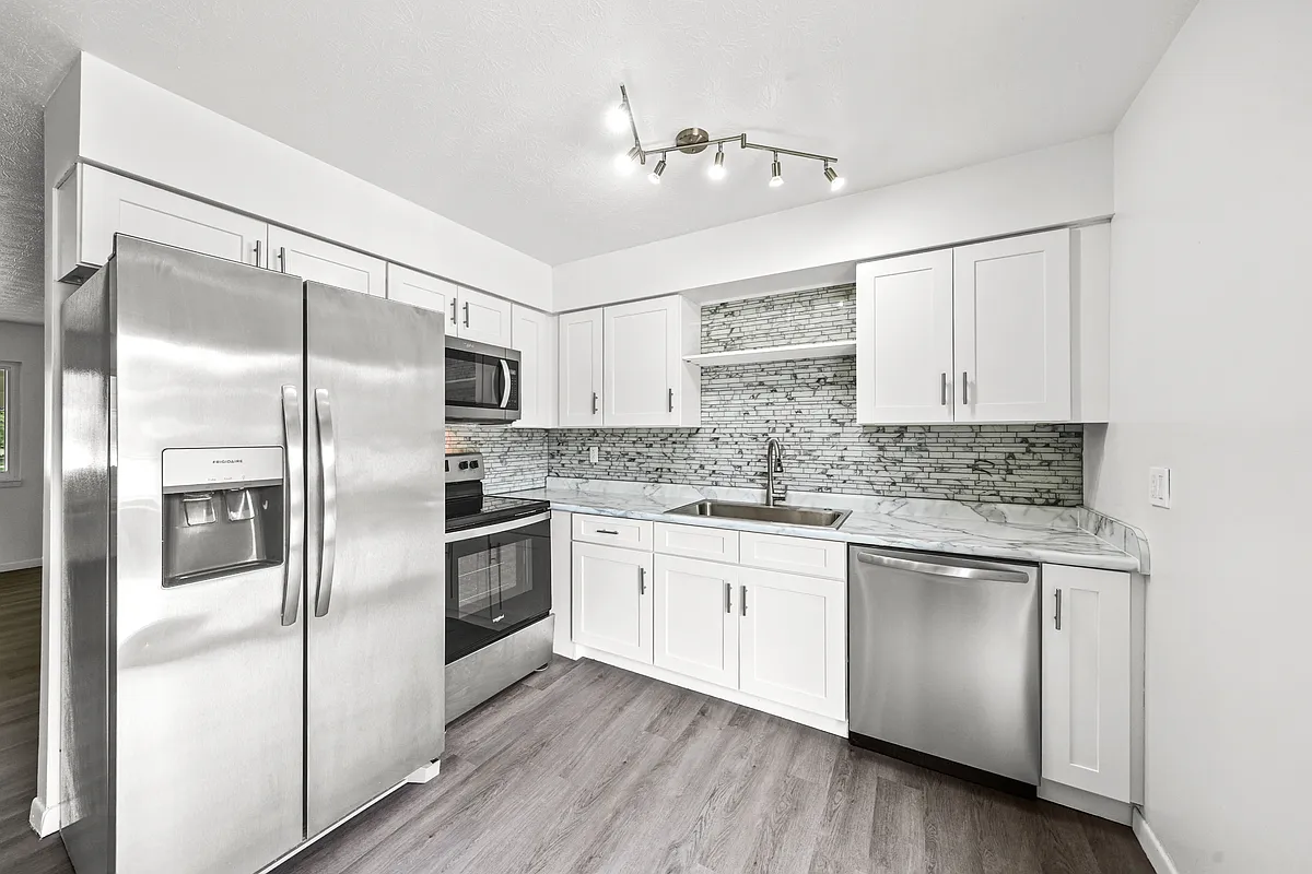 Building Photo - 4707 Fishcreek Rd #4
