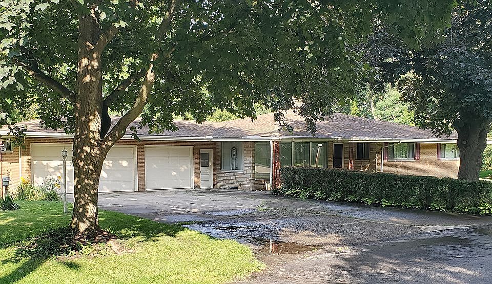 1st image of 2511 Amelia Ln
