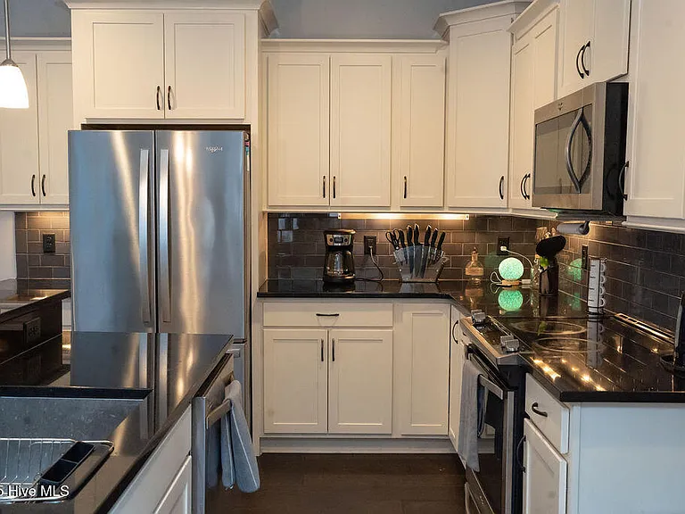 691 S Ashe St — Photo 10