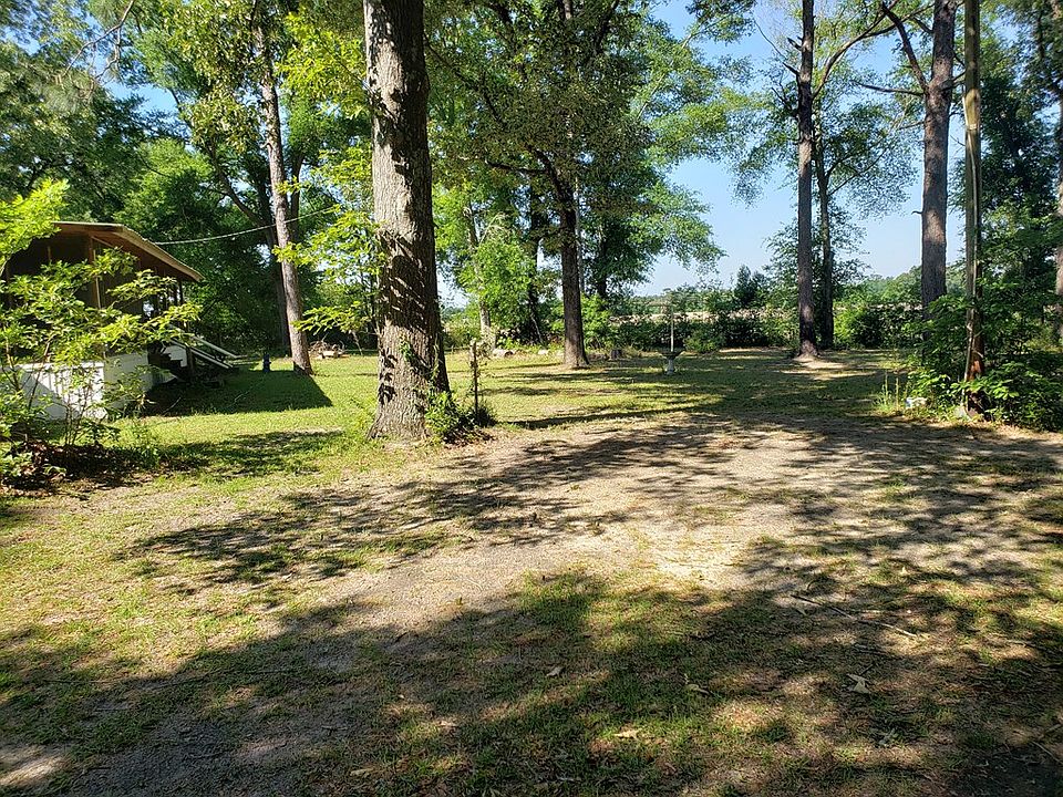 2nd image of 122 Merle Carr Dr