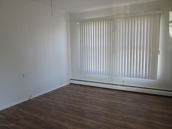 3rd image of 717 Jamaica Blvd
