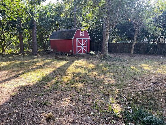 3rd image of 1123 SE 33rd Ave
