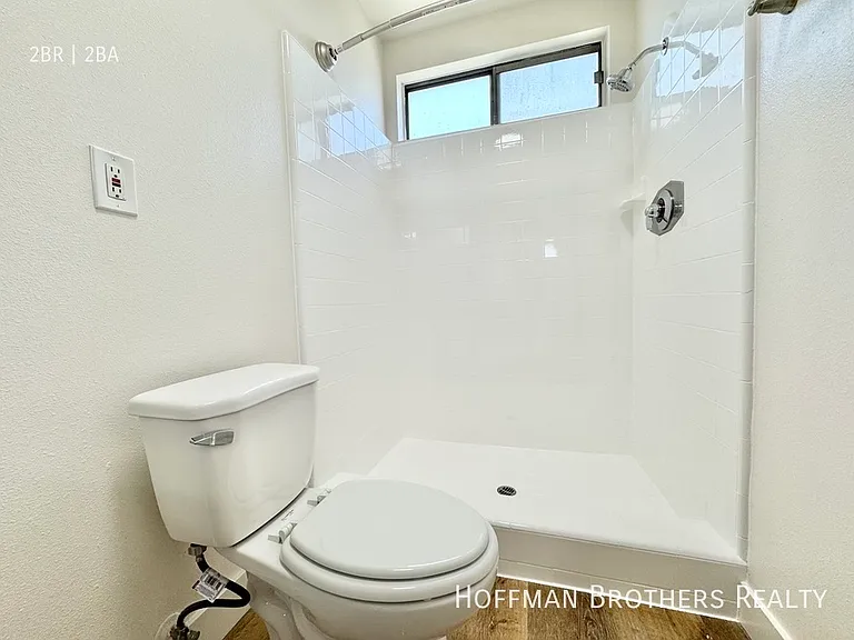 12631 Vanowen St #8 — Photo 8