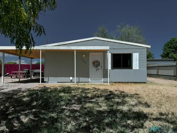 1201 Amherst Dr, Roswell, NM 88201
