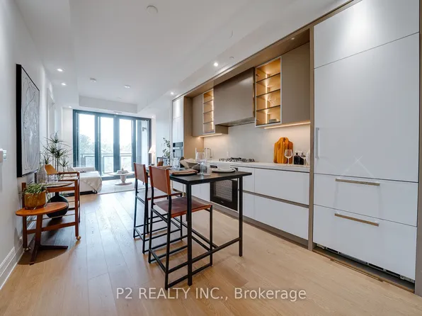 2 Forest Hill Rd #409, Toronto, ON M4V 0B7