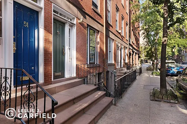 Sold by Leslie J. Garfield | media 22