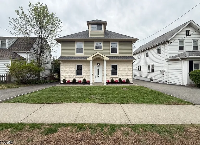 190 E Lindsley Cedar — Photo 1