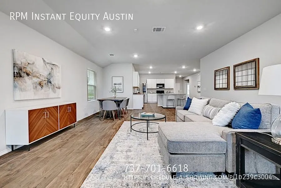 Building Photo - 6004 Montrelia Dr
