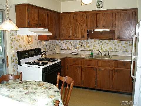 4th image of 52 Upton Dr