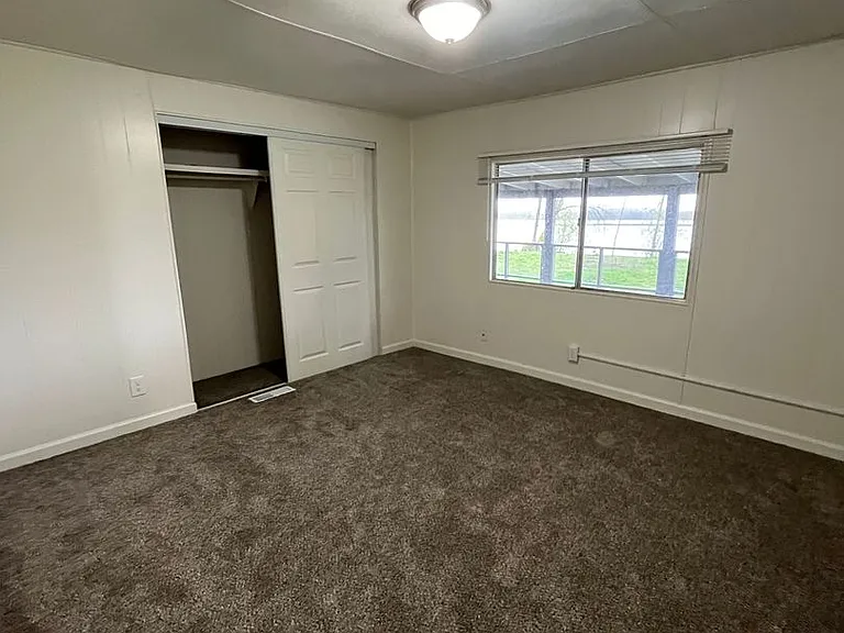 4550 SW 5th Ave — Photo 10