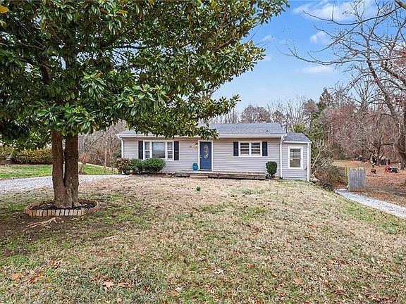 3rd image of 520 James Rd