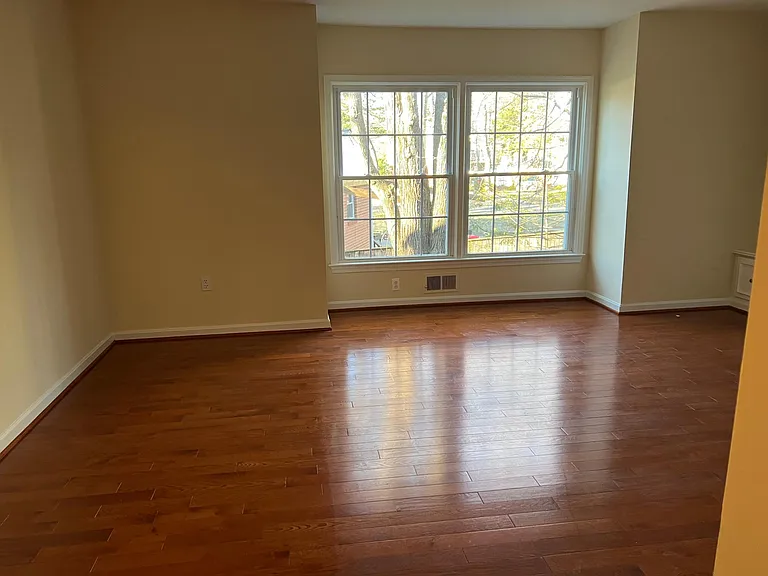 2105 Bucknell Ter — Photo 13
