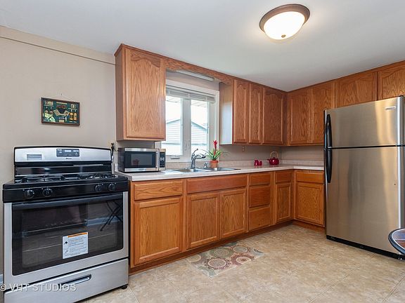 3rd image of 45 Jordan Dr
