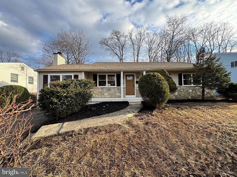 1st image of 869 Whitman Dr
