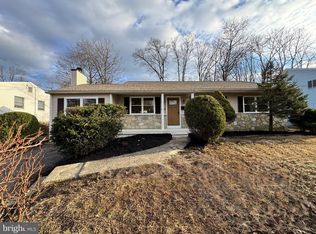 869 Whitman Dr, Turnersville, NJ 08012