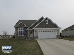 2861 Flowering Peach Dr, Green Bay, WI 54313