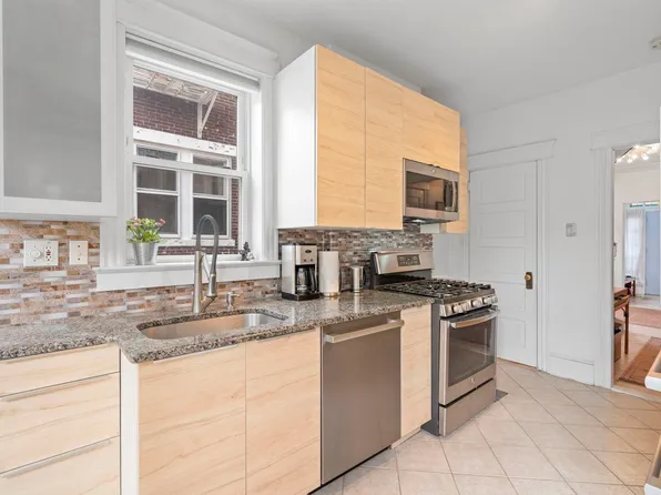 25 75th Street image 14 of 37