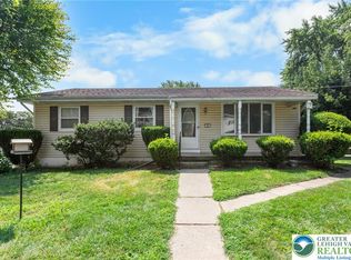 9 W 5th St, Nazareth, PA 18064
