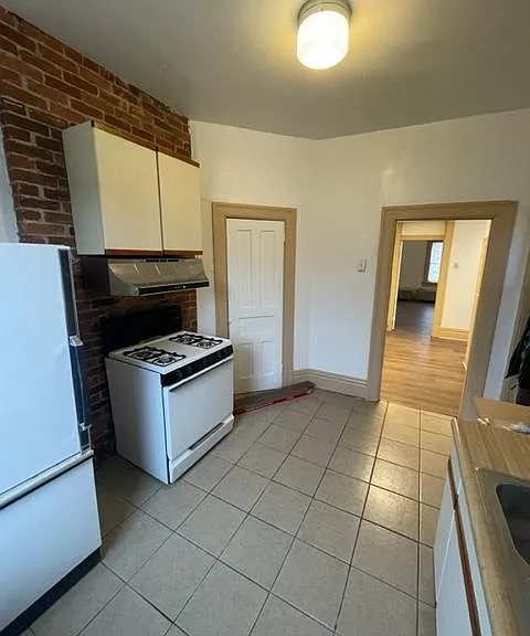 220 Ophelia St #2 — Photo 1