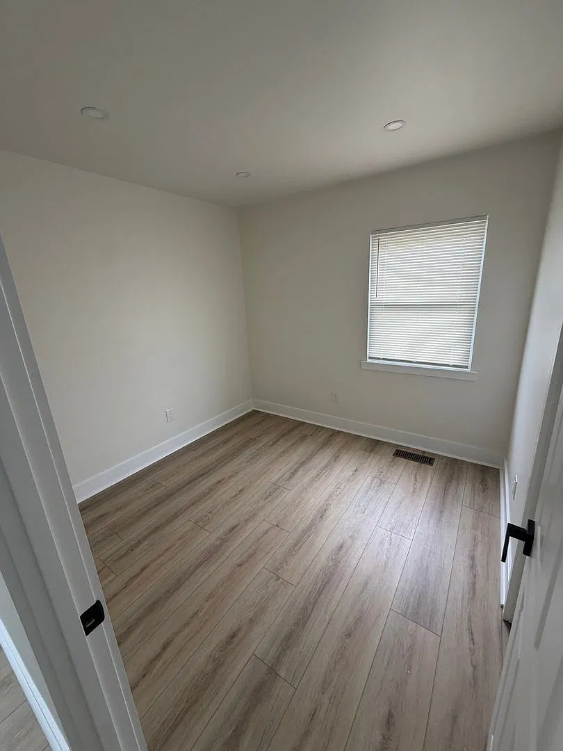 9381 B Neil Rd — Photo 3