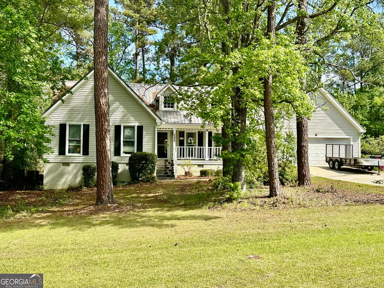 125 Heathwood Dr photo 1