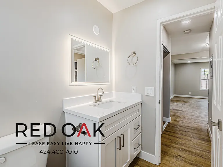 921 W 82nd St #21 — Photo 17