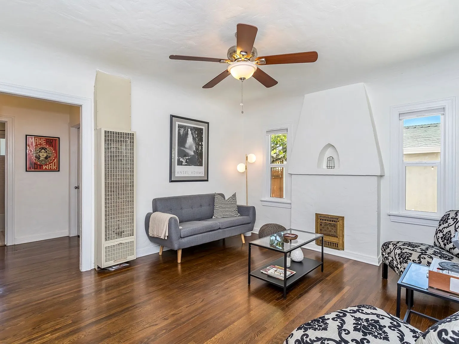 2 bed, 725 sqft, $3,700 — Photo 3