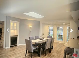 5904 Laramie Ave, Woodland Hills, CA 91367