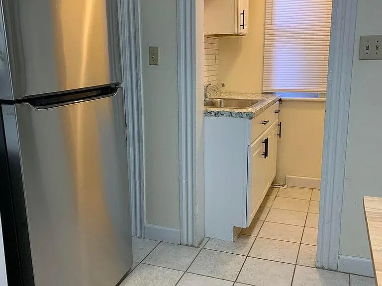 2430 Amelia Ave — Photo 2