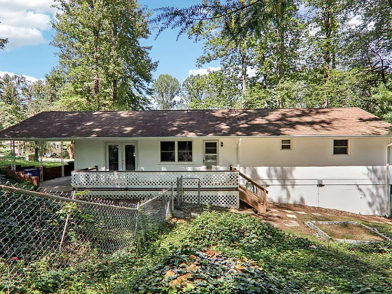 325 Comet Dr — Photo 46