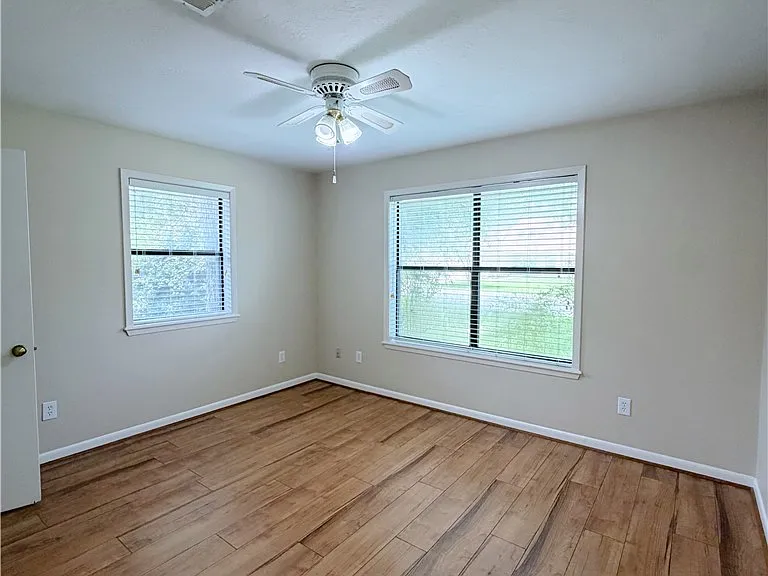 2706 Red Hill Dr — Photo 27