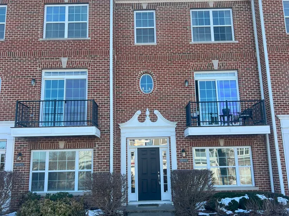 15365 Mystic Rock Dr, Carmel, IN 46033