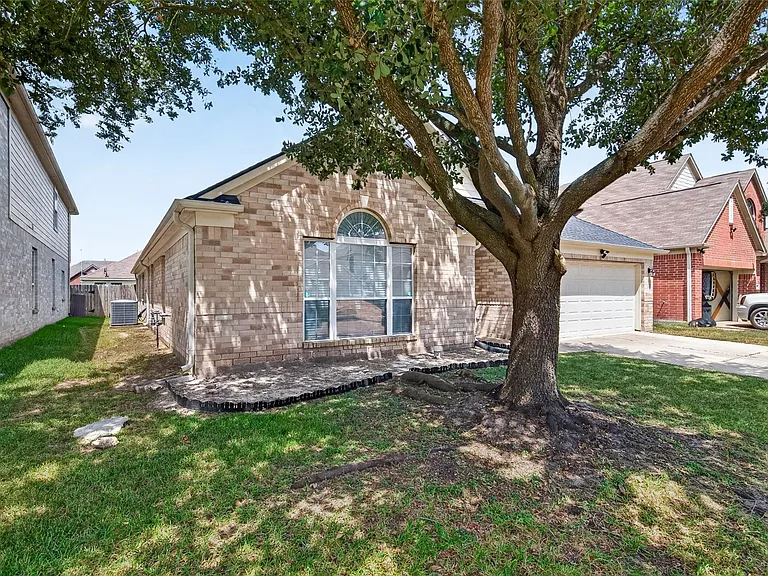 4915 Ibis Lake Ct — Photo 2