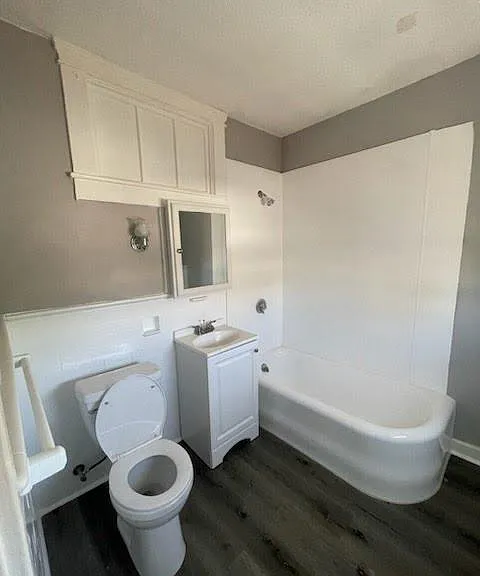16 Congress Ave #5 — Photo 8