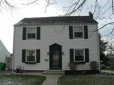 1031 3rd St NE photo 1