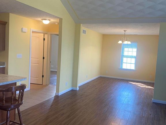 3rd image of 283 Adrian Ave