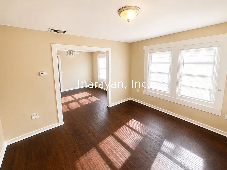 821 W Kaley Ave — Photo 8