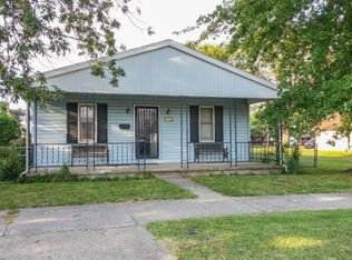 1908 Champaign Ave, Mattoon, IL 61938