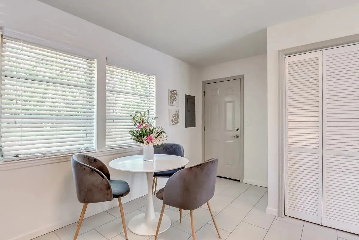 The V Apartments — Photo 4