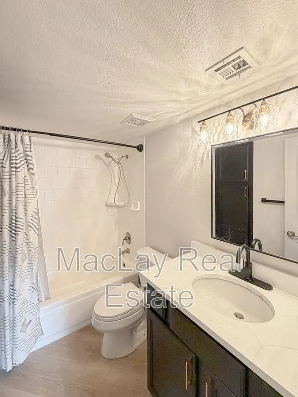 2 bed, 2.0 bath, 941 sqft, $1,700 — Photo 4