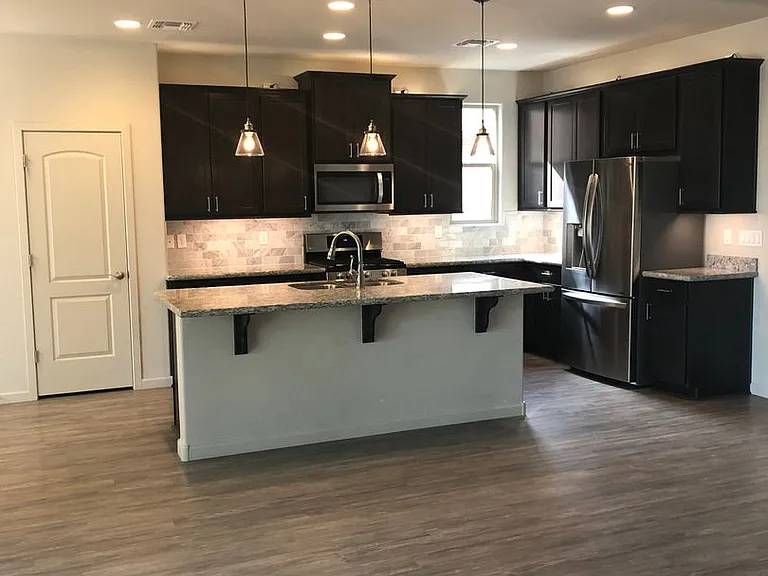 2305 Nova Loop — Photo 3