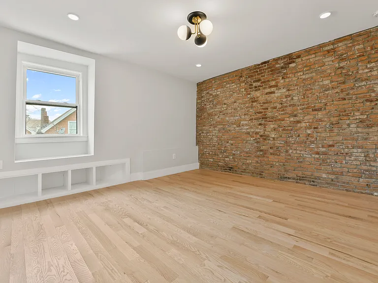 127 Saratoga St #2 — Photo 7